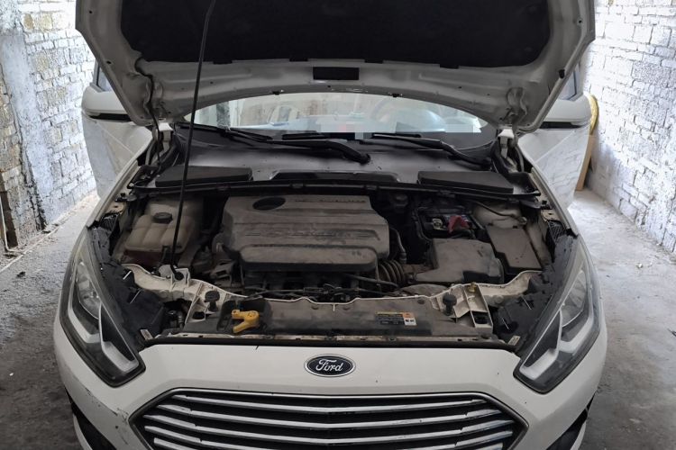 Used Ford Escort 2017 1.5L Manual Comfort Model Engine Bay