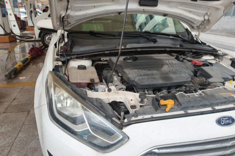 Used Ford Escort 2017 1.5L Automatic Comfort Model Engine Bay Right