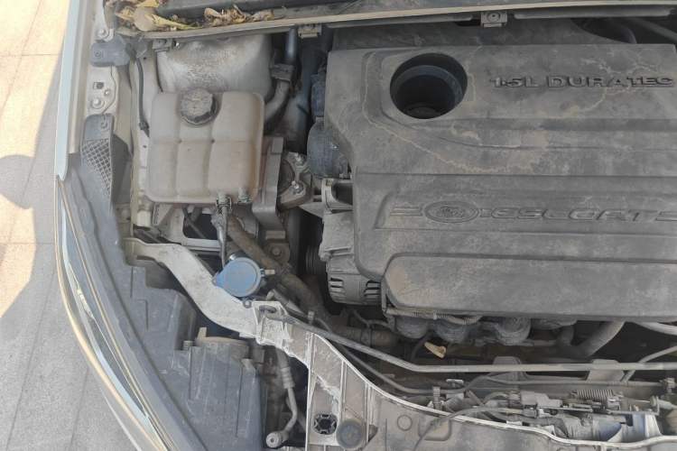 Used Ford Escort 2017 Happiness Edition 1.5L Automatic Fashion Version Engine Bay Right