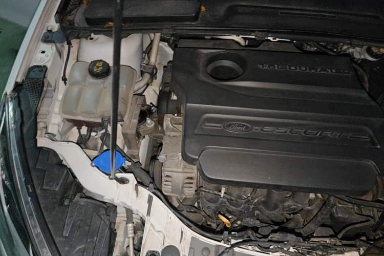 Used Ford Escort 2017 Happiness Edition 1.5L Automatic Fashion Version Engine Bay Right