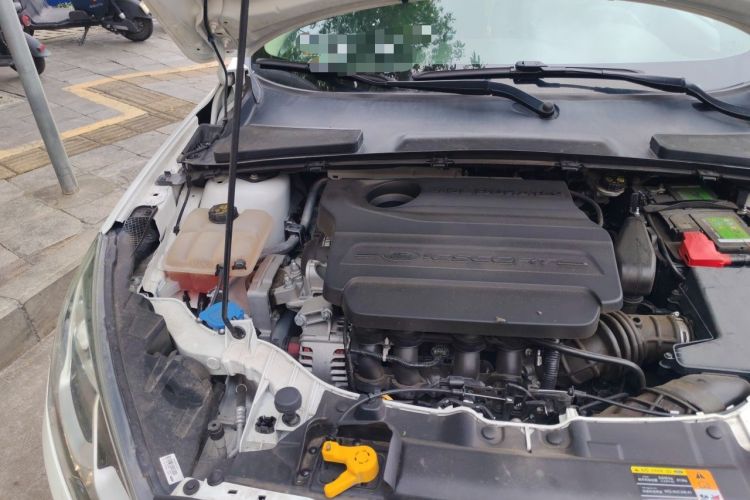 Used Ford Escort 2017 Happiness Edition 1.5L Automatic Fashion Version Engine Bay Right