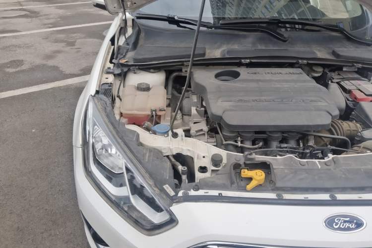 Used Ford Escort 2017 1.5L Automatic Comfort Model Engine Bay Right
