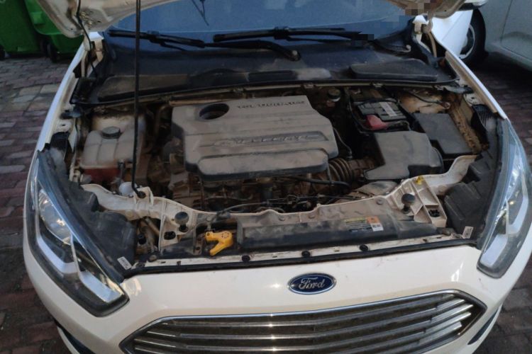 Used Ford Escort 2017 1.5L Manual Comfort Model Engine Bay Right