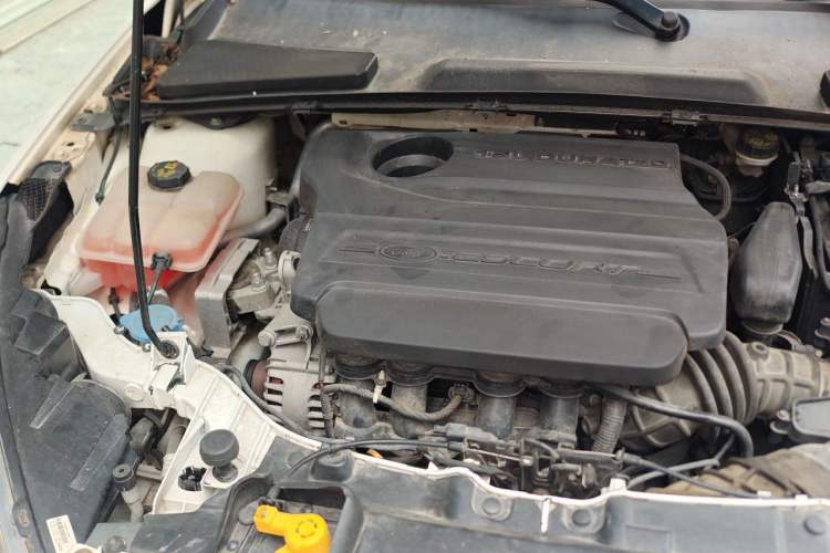 Used Ford Escort 2017 Happiness Edition 1.5L Automatic Fashion Version Engine Bay Right
