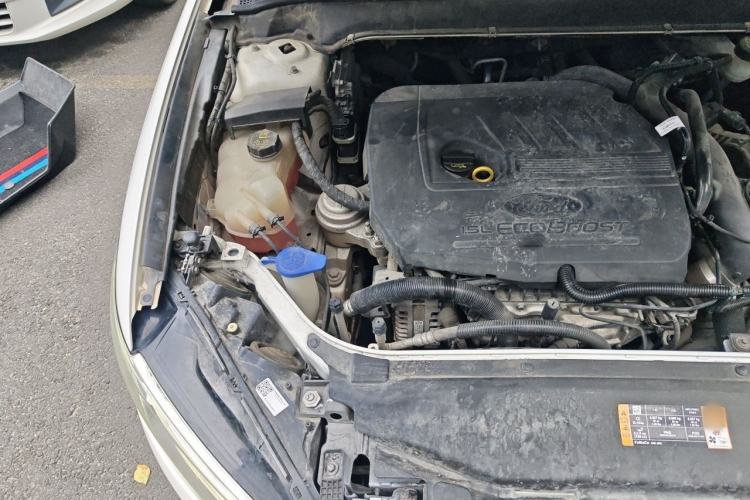 Used Ford Escort 2017 EcoBoost 180 Stylish Model Engine Bay Right