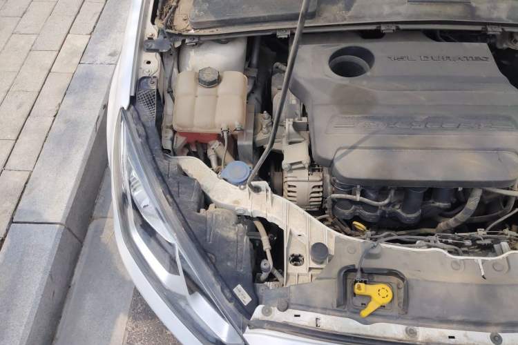 Used Ford Escort 2017 1.5L Manual Comfort Model Engine Bay Right