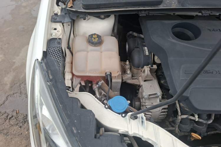 Used Ford Escort 2017 Revised Version 1.5L Manual Comfort Edition Engine Bay Right