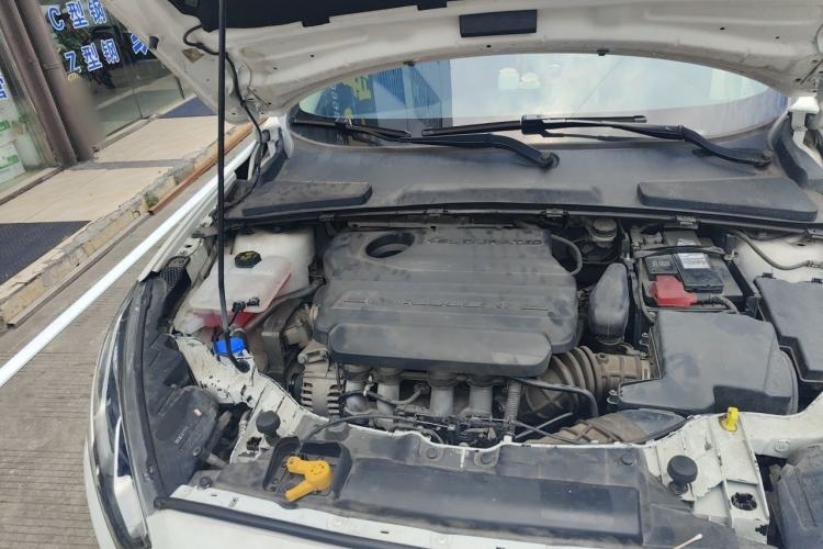 Used Ford Escort 2017 Happiness Edition 1.5L Automatic Fashion Version Engine Bay Right
