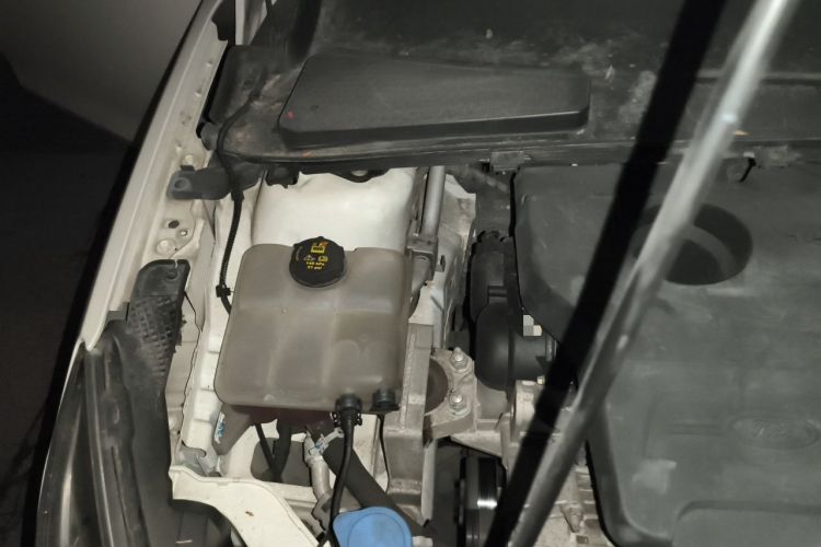 Used Ford Escort 2017 Happiness Edition 1.5L Automatic Fashion Version Engine Bay Right