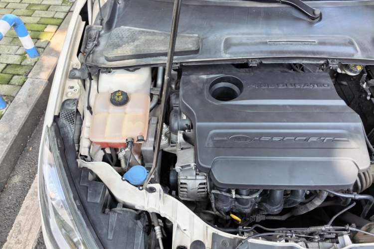 Used Ford Escort 2017 Revised Version 1.5L Manual Comfort Edition Engine Bay Right