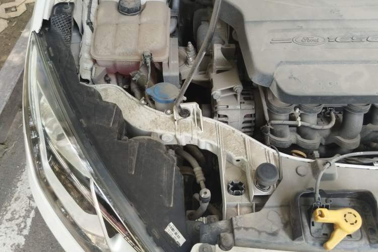 Used Ford Escort 2017 Revised Version 1.5L Manual Comfort Edition Engine Bay Right