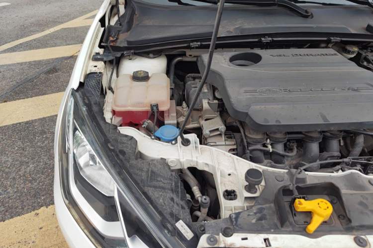 Used Ford Escort 2017 Revised Version 1.5L Manual Comfort Edition Engine Bay Right