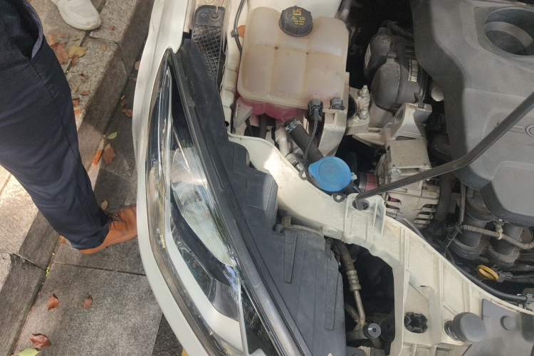 Used Ford Escort 2017 1.5L Automatic Comfort Model Engine Bay Right
