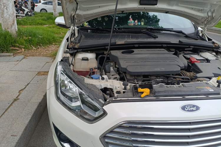 Used Ford Escort 2017 Happiness Edition 1.5L Automatic Fashion Version Engine Bay Right