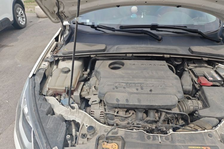 Used Ford Escort 2017 Happiness Edition 1.5L Automatic Fashion Version Engine Bay Right