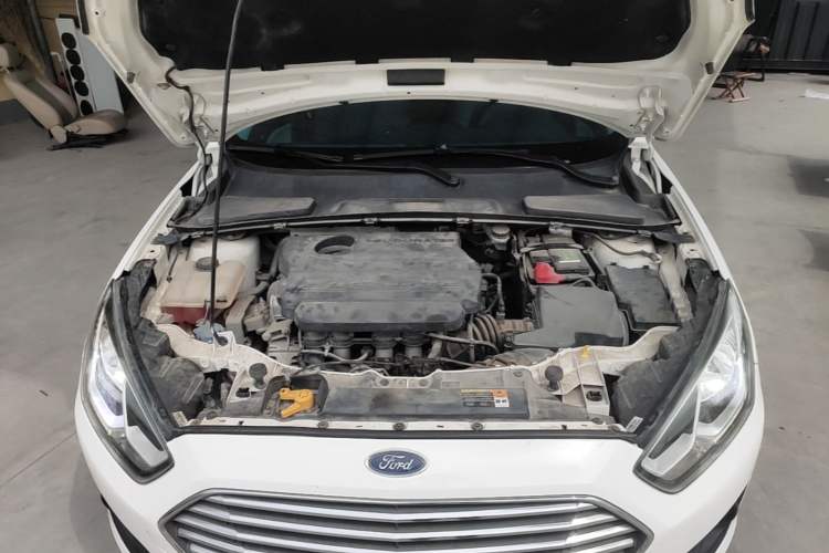 Used Ford Escort 2017 1.5L Manual Comfort Model Engine Bay