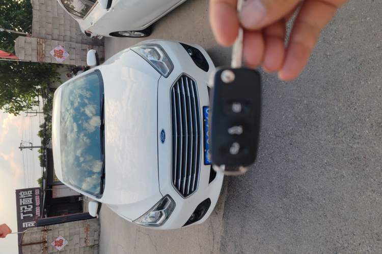 Used Ford Escort 2017 1.5L Manual Comfort Model Exterior 2