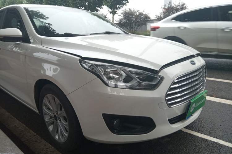Used Ford Escort 2017 Happy Edition 1.5L Manual Fashion Model Exterior 2
