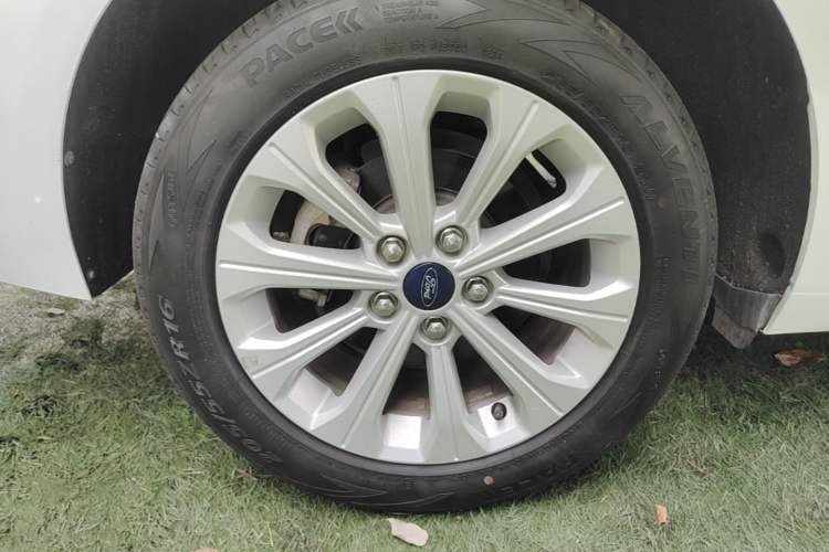 Used Ford Escort 2017 Happiness Edition 1.5L Automatic Fashion Version Exterior 3