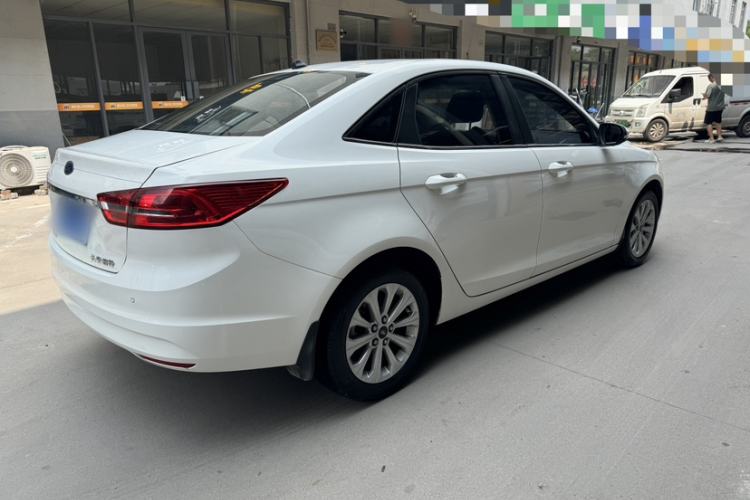 Used Ford Escort 2017 Happiness Edition 1.5L Automatic Fashion Version Exterior 3