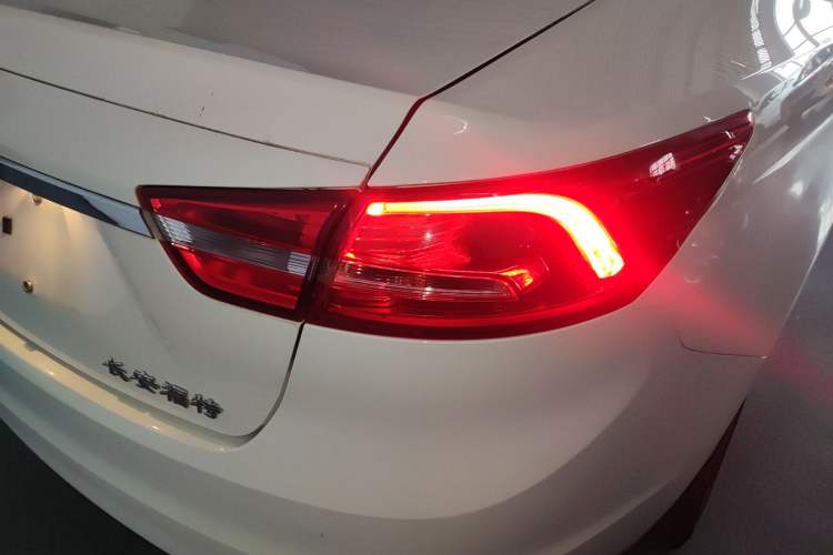 Used Ford Escort 2017 Happiness Edition 1.5L Automatic Fashion Version Exterior 3