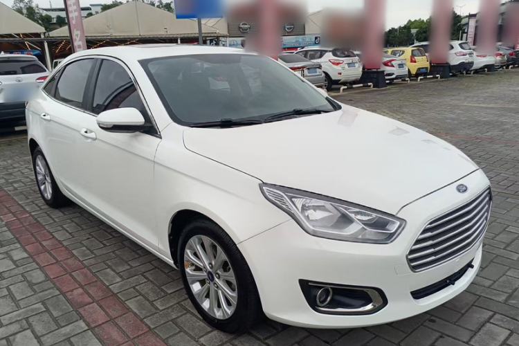 Used Ford Escort 2017 Happiness Edition 1.5L Automatic Fashion Version Exterior 3