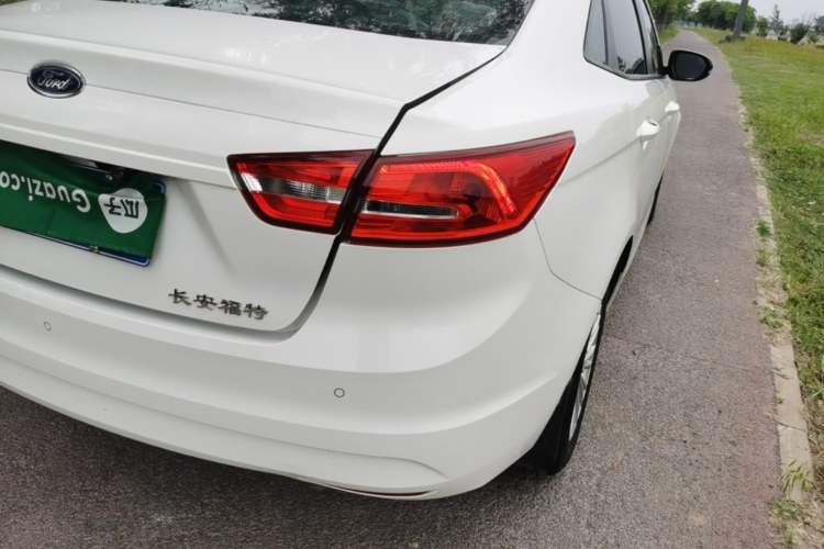 Used Ford Escort 2017 Revised Version 1.5L Automatic Comfort Edition Exterior 3