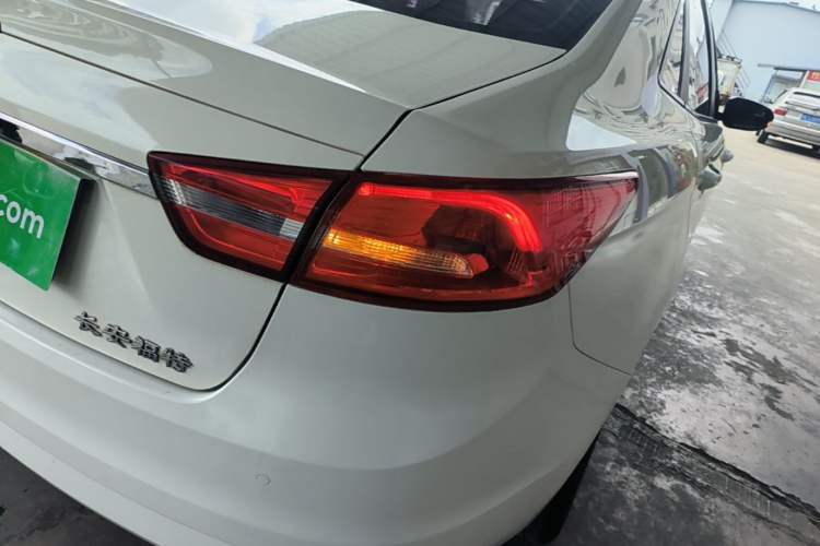Used Ford Escort 2017 Happiness Edition 1.5L Automatic Fashion Version Exterior 3