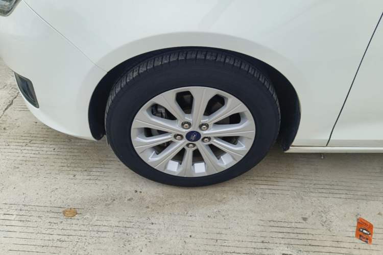 Used Ford Escort 2017 Happiness Edition 1.5L Automatic Fashion Version Exterior 4
