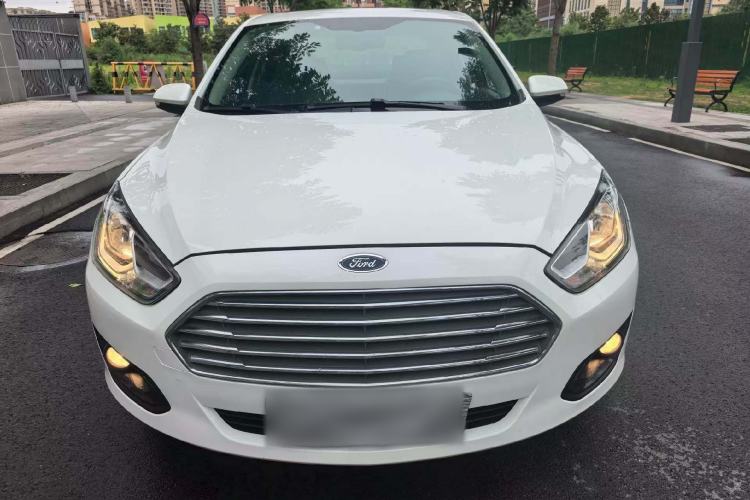 Used Ford Escort 2017 Happiness Edition 1.5L Automatic Fashion Version Exterior 4