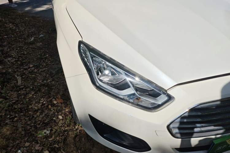 Used Ford Escort 2017 Happiness Edition 1.5L Automatic Fashion Version Exterior 4