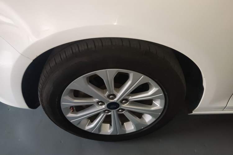 Used Ford Escort 2017 Happiness Edition 1.5L Automatic Fashion Version Exterior 4