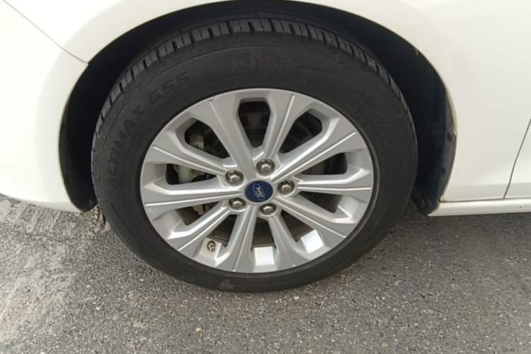 Used Ford Escort 2017 Happiness Edition 1.5L Automatic Fashion Version Exterior 4
