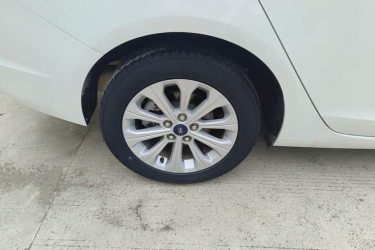 Used Ford Escort 2017 Happiness Edition 1.5L Automatic Fashion Version Exterior 5