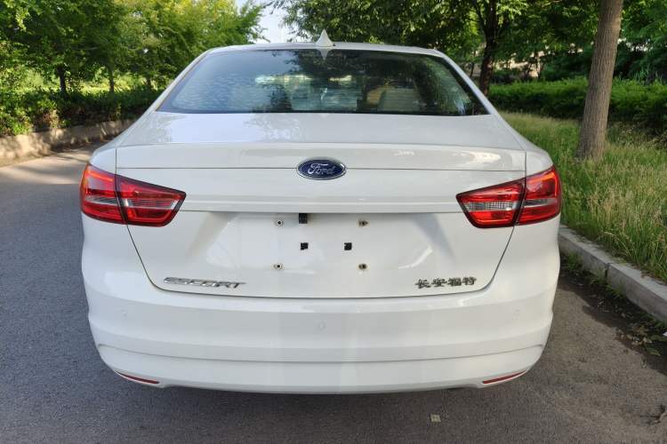 Used Ford Escort 2017 Revised Version 1.5L Automatic Comfort Edition Exterior 5