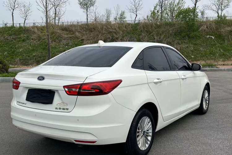 Used Ford Escort 2017 Revised Version 1.5L Automatic Comfort Edition Exterior 5
