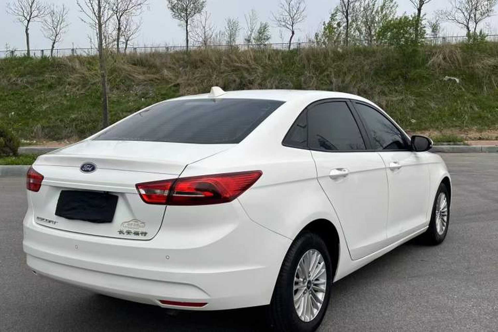 Used Ford Escort 2017 Revised Version 1.5L Automatic Comfort Edition Exterior 5