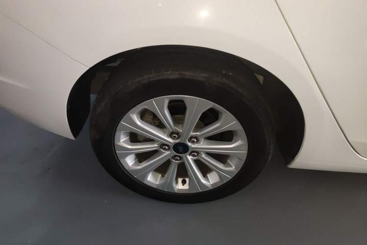 Used Ford Escort 2017 Happiness Edition 1.5L Automatic Fashion Version Exterior 5