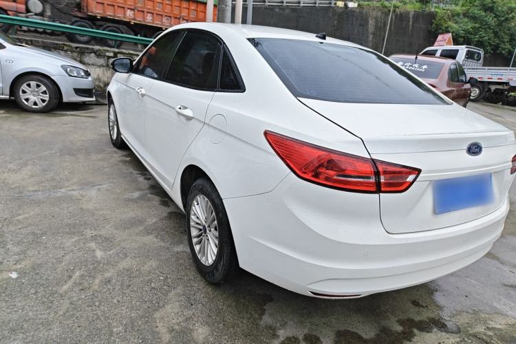 Used Ford Escort 2017 Revised Version 1.5L Automatic Comfort Edition Exterior 5