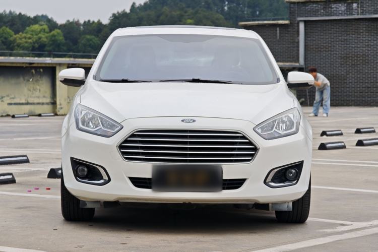 Used Ford Escort 2017 Happiness Edition 1.5L Automatic Fashion Version Exterior 6