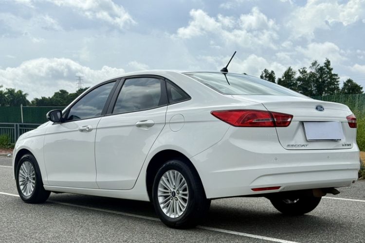 Used Ford Escort 2017 Revised Version 1.5L Automatic Comfort Edition Exterior 6