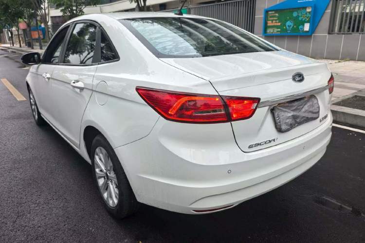 Used Ford Escort 2017 Happiness Edition 1.5L Automatic Fashion Version Exterior 7