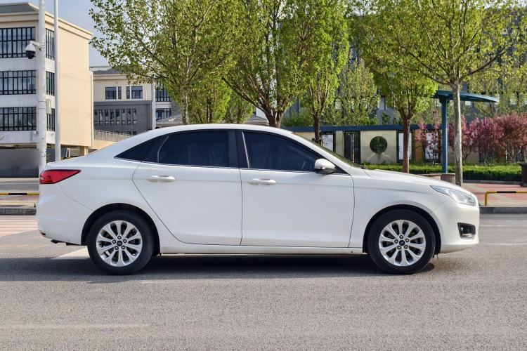 Used Ford Escort 2017 Happiness Edition 1.5L Automatic Fashion Version Exterior 7