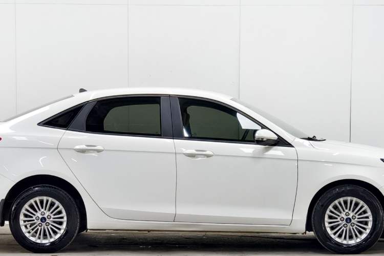 Used Ford Escort 2017 Revised Version 1.5L Automatic Comfort Edition Exterior 7