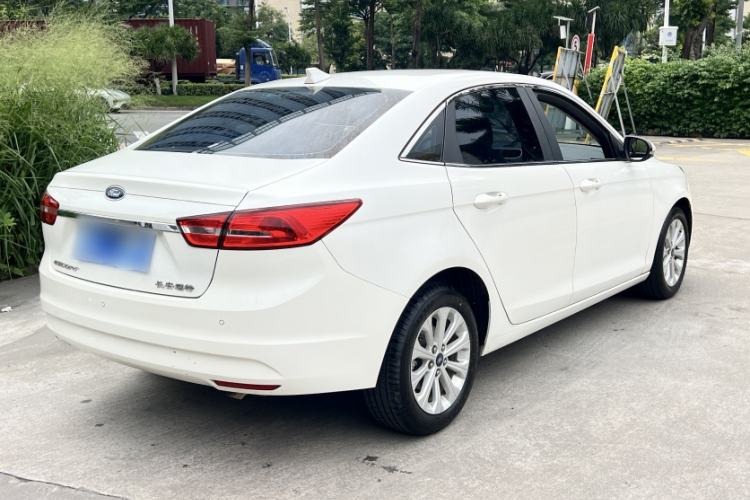 Used Ford Escort 2017 Happiness Edition 1.5L Automatic Fashion Version Exterior 7