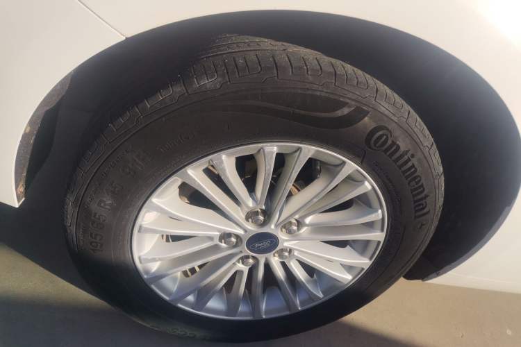 Used Ford Escort 2017 1.5L Manual Comfort Model Exterior 8