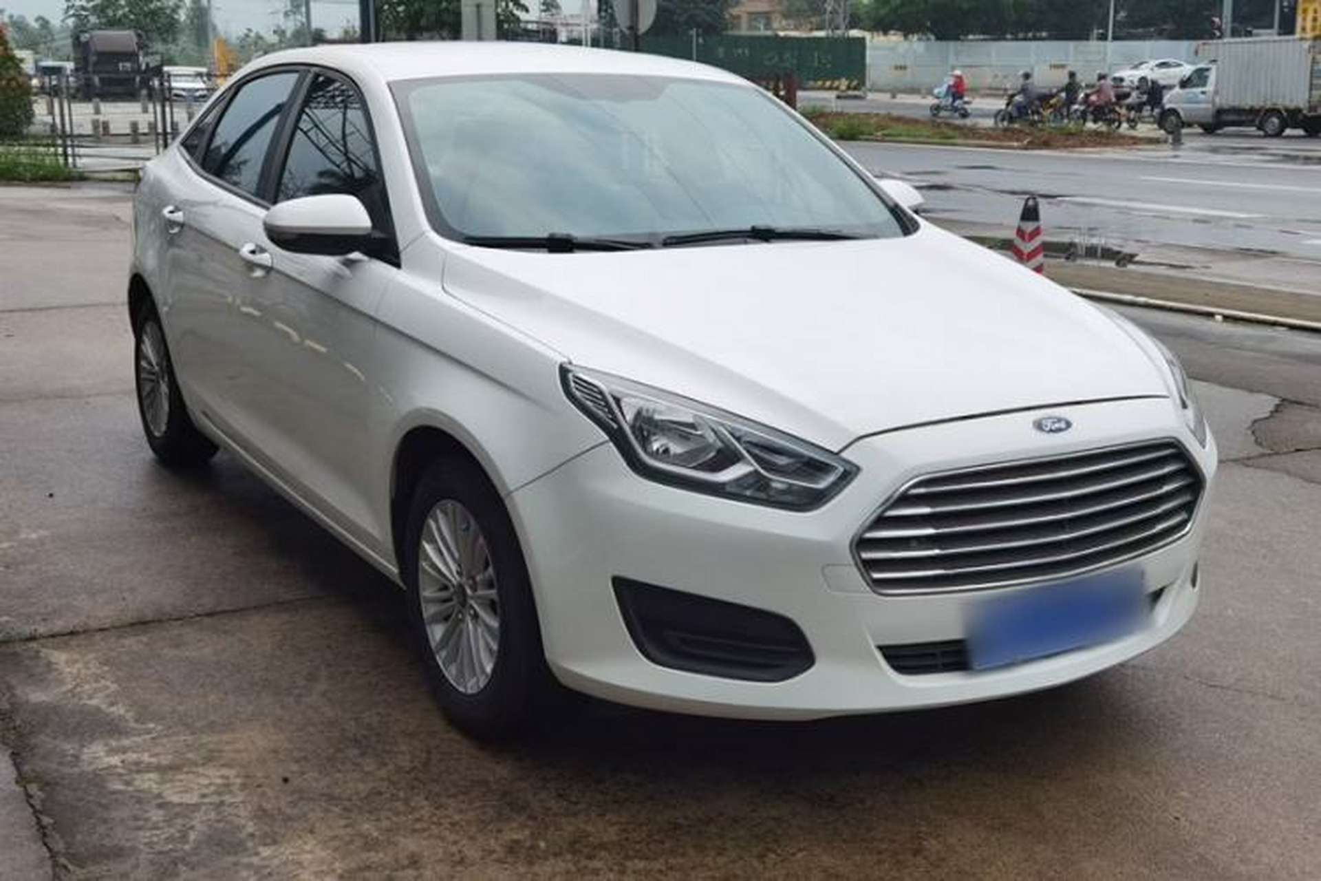 Used Ford Escort 2017 Revised Version 1.5L Automatic Comfort Edition Exterior 9