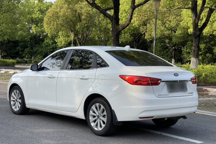 Used Ford Escort 2017 Happiness Edition 1.5L Automatic Fashion Version Exterior 9