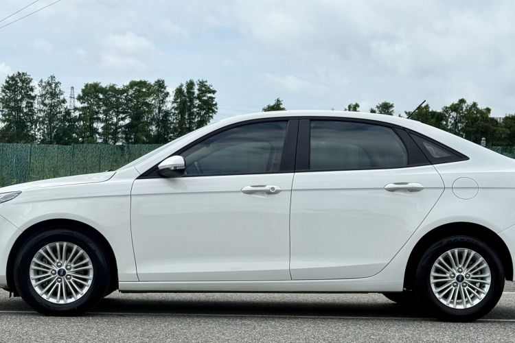 Used Ford Escort 2017 Revised Version 1.5L Automatic Comfort Edition Exterior 9