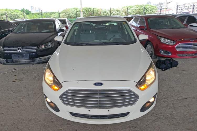 Used Ford Escort 2017 Happiness Edition 1.5L Automatic Fashion Version Front
